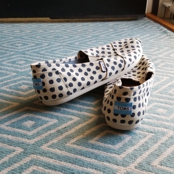 Shoes - Picture 2 of 3